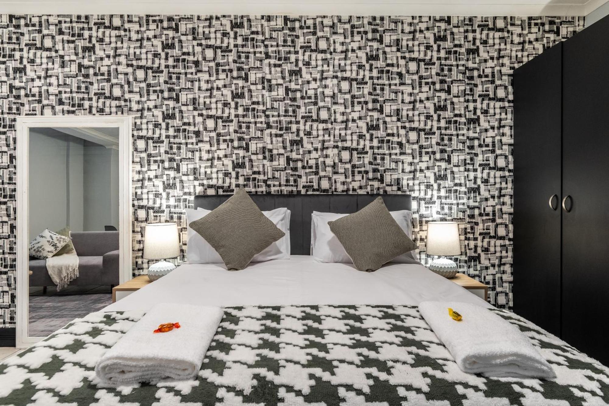 The Square 135- Studio With Free Parking, Pool & Gym Access Διαμέρισμα Κέιπ Τάουν Εξωτερικό φωτογραφία